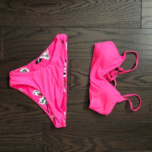 Maaji Bikini size medium top and size large bottom - Picture 6 of 6